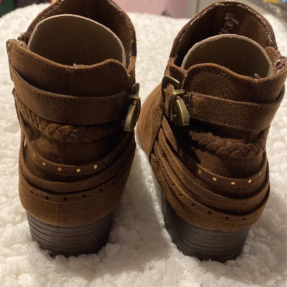 Womens Dept 222 solid brown suede zipper ankle boots size 10